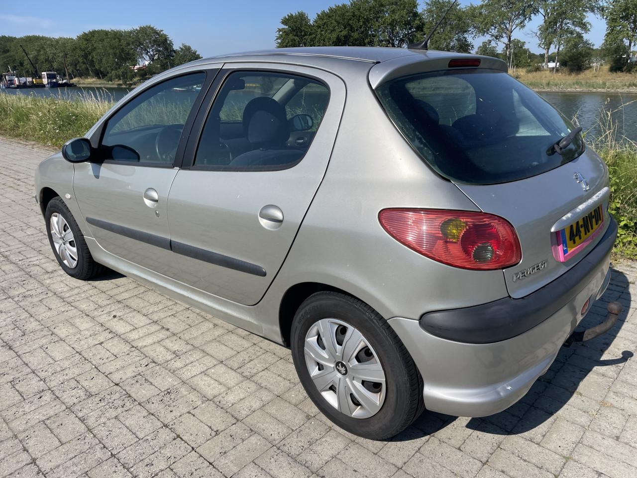 Peugeot 206 1.6 xs automaat 82000km