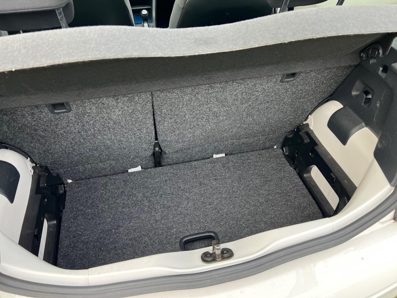 Als nieuw, VW Up uit 2013 met slechts 67.000 km Panoramadak!!