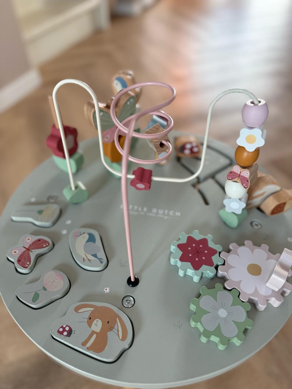 Activiteitentafel van Little Dutch