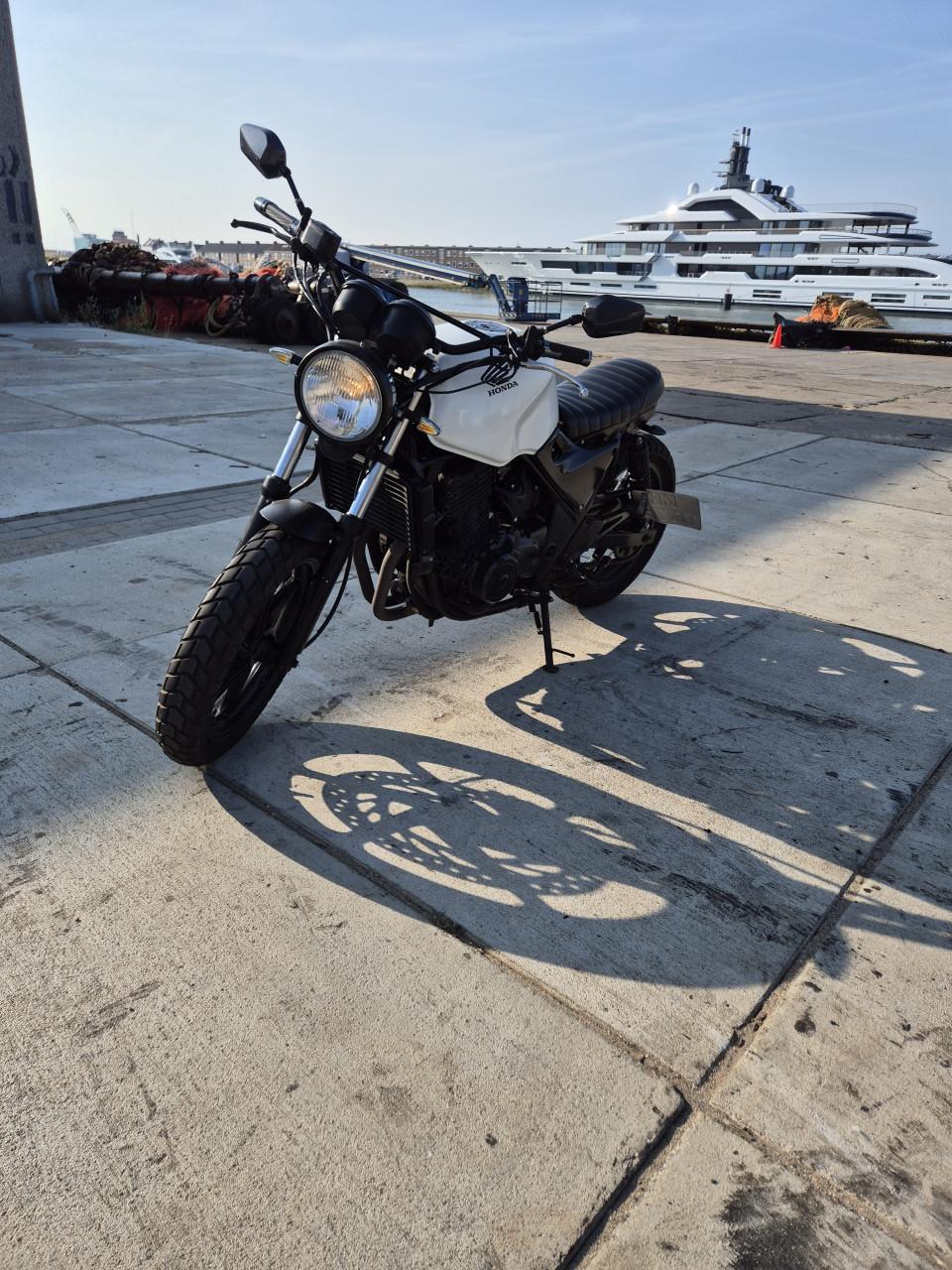 Honda scrambler 500cc