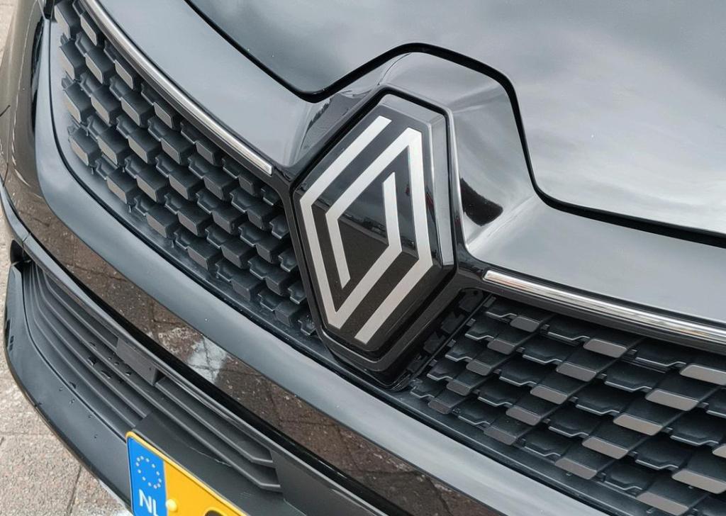 Renault Clio 1.6 e-tech full hybrid 145 techno