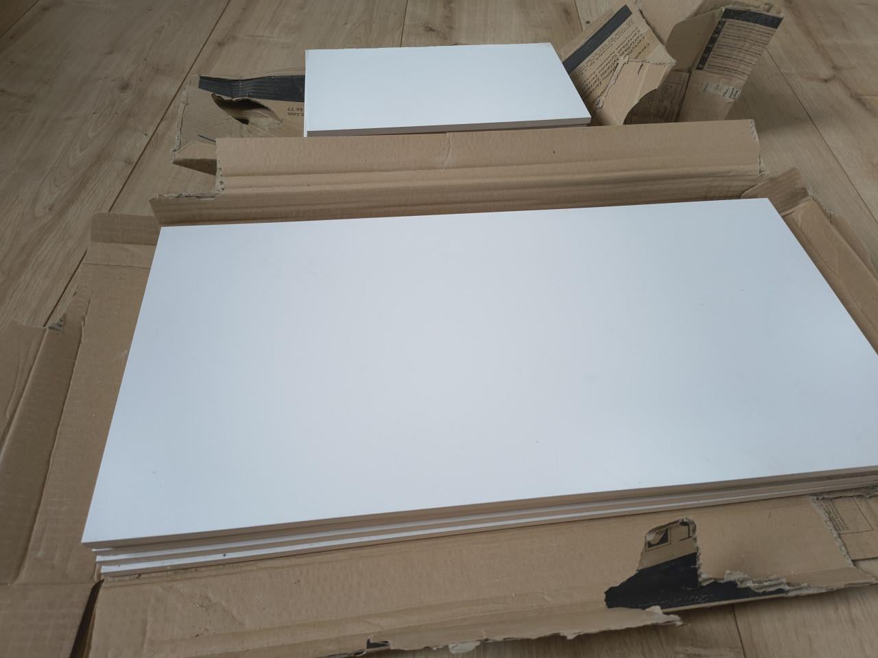 Prachtige witte wandtegels, keramieken Paradyz tegels