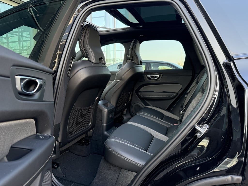 Volvo XC60 t6 398pk recharge black edition ultra dark full options !