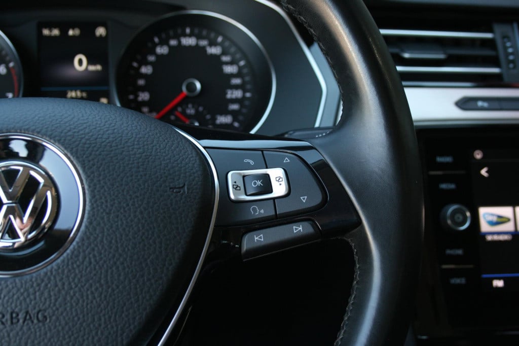Volkswagen Passat variant 1.4 tsi act highline