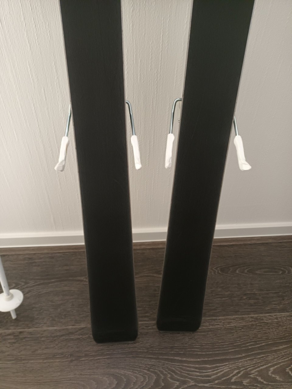 Spiksplinternieuwe ski's, slechts 3 dagen gebruikt.