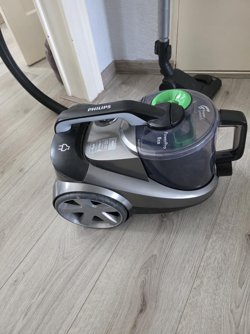 In zeer goed staat en goed werkend stofzuiger PHILIPS-220V-1250W