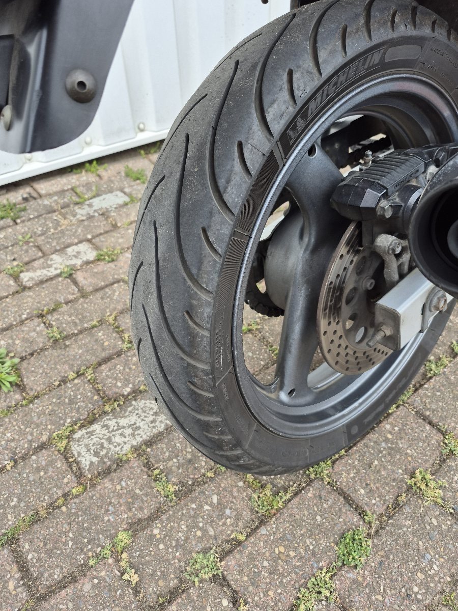Suzuki GS500E Challenger,