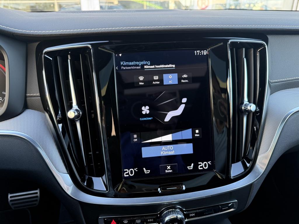 Volvo V60 t6 398pk recharge r-design| panodak| adap.cruise| 360camera| sty