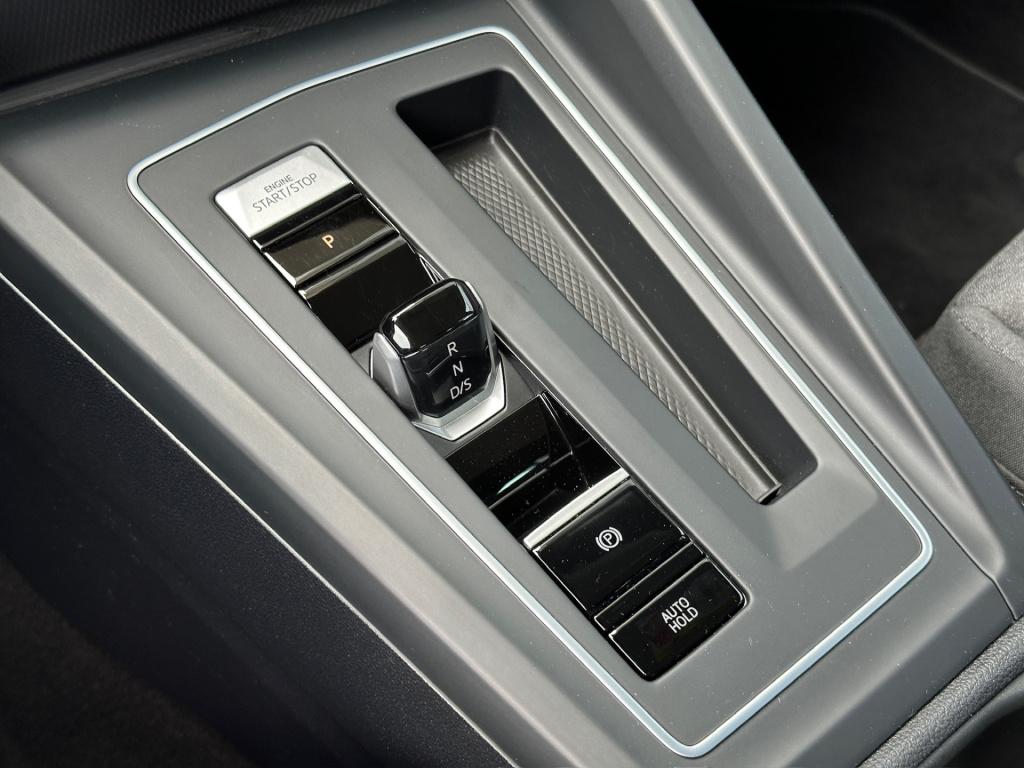 Volkswagen Golf variant 1.5 etsi dsg life | trekhaak | navi | adap. cruise 