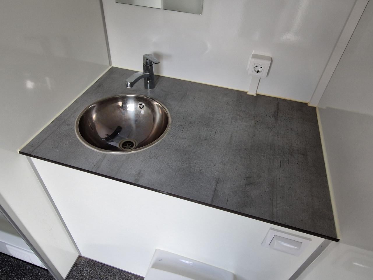 Mobiele badkamer / nood badkamer / tijdelijke badkamer