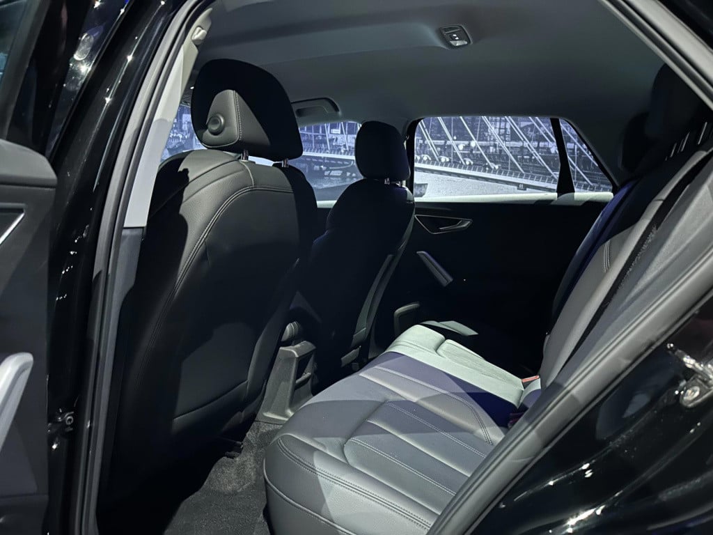 Audi Q2 35 tfsi business edition *navi*led*leer*trekhaak*