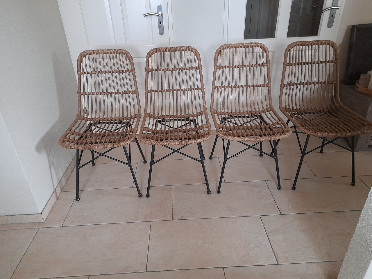 9 Leuke stoeltjes (in goede nette staat ) €20 per stuk
