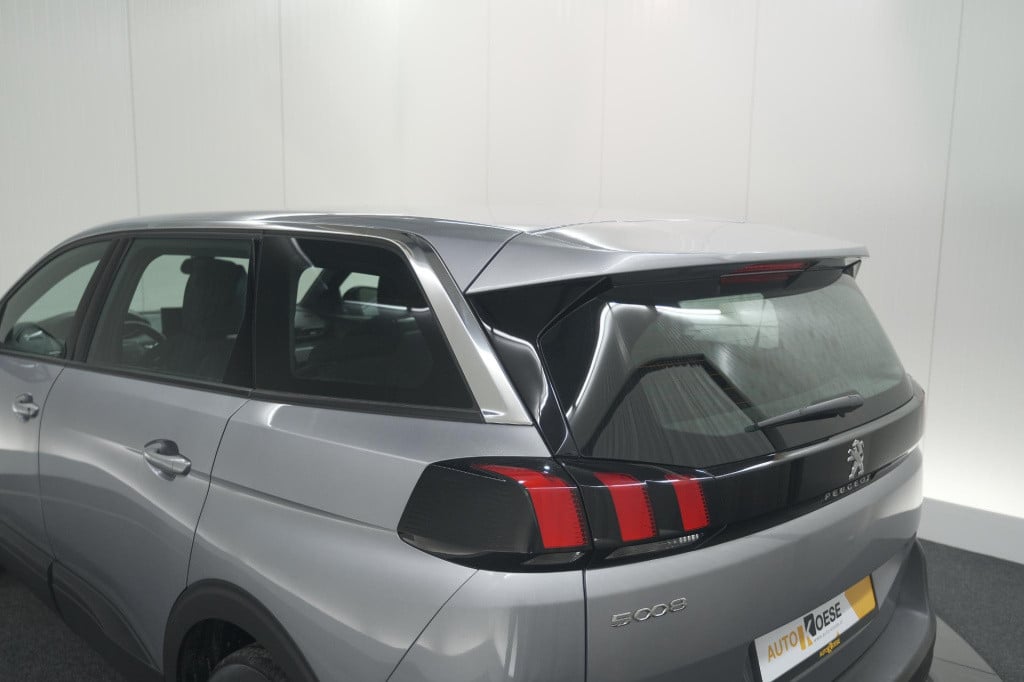 Peugeot 5008 puretech 130 eat8 active pack | 7 zitplaatsen | camera | apple