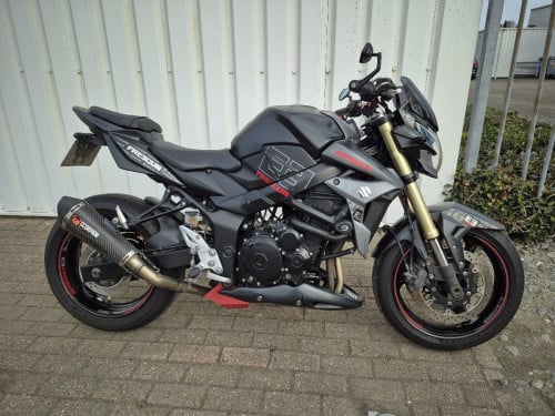 Suzuki GSR750 Freegun edition