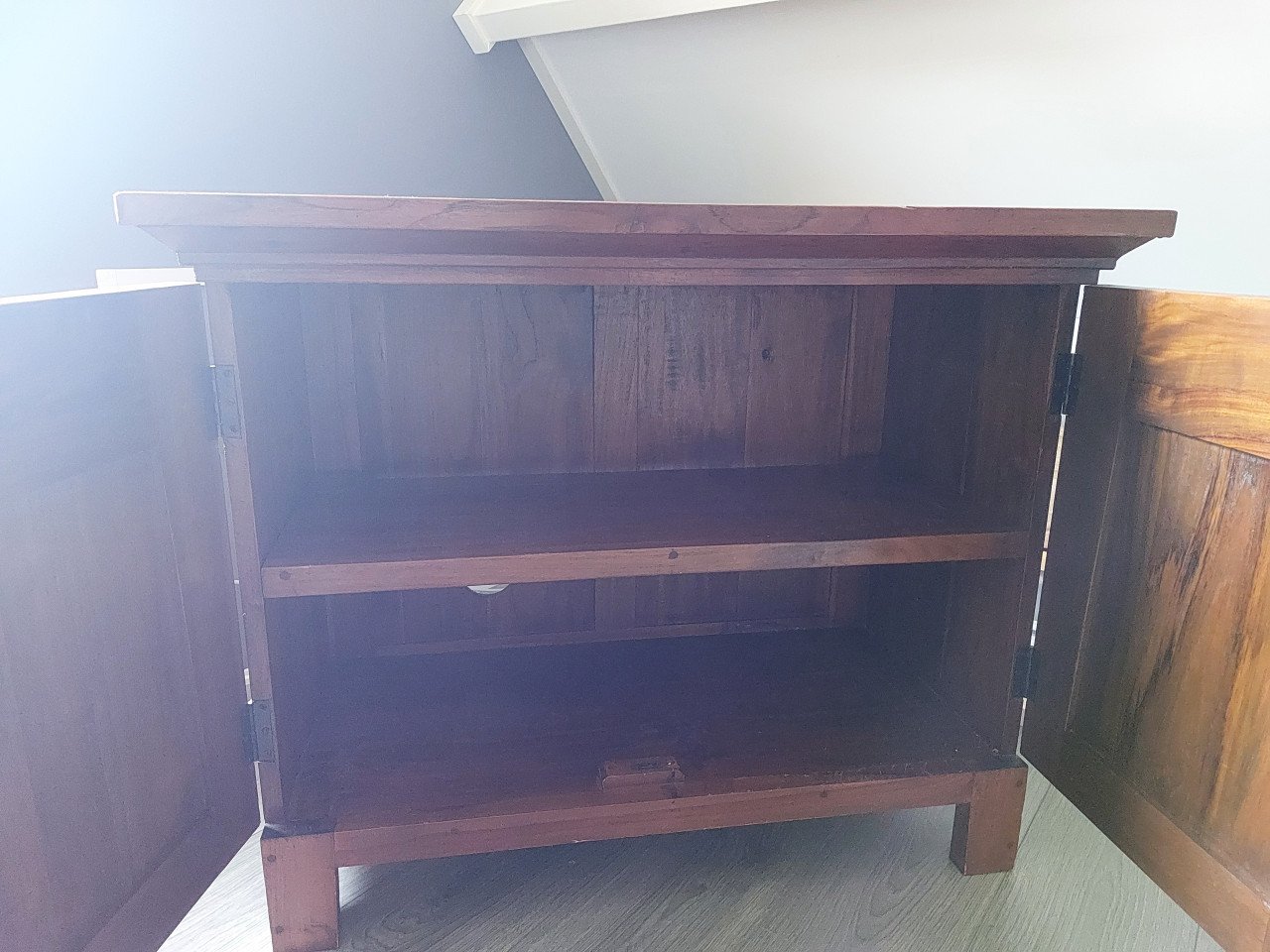 Massief tv kast