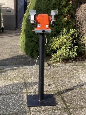 Slijpmachine op standaard