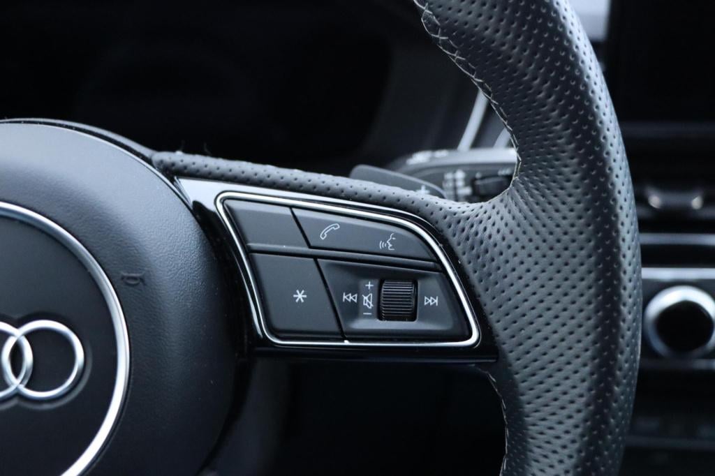 Audi A4 avant 40 tfsi s edition competition 204pk s tronic