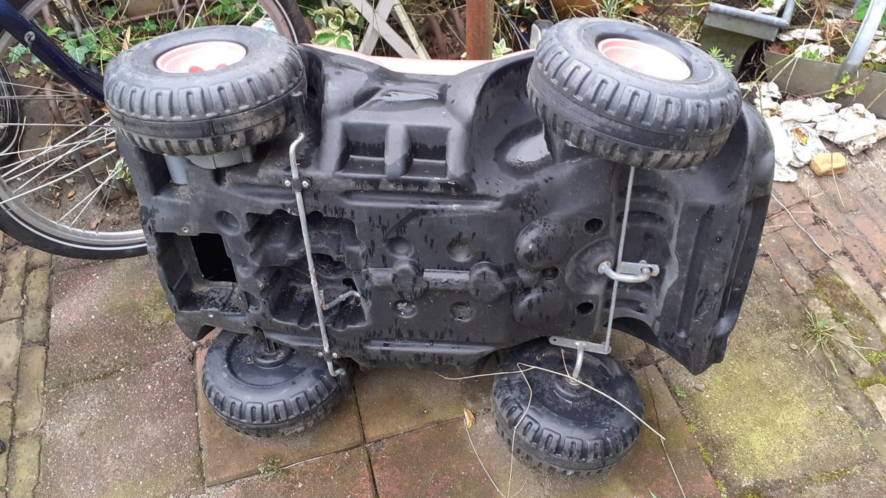 2 X Skelter - Electrische Roze Volkswagen..Kever.? & Quad 4-Wheel