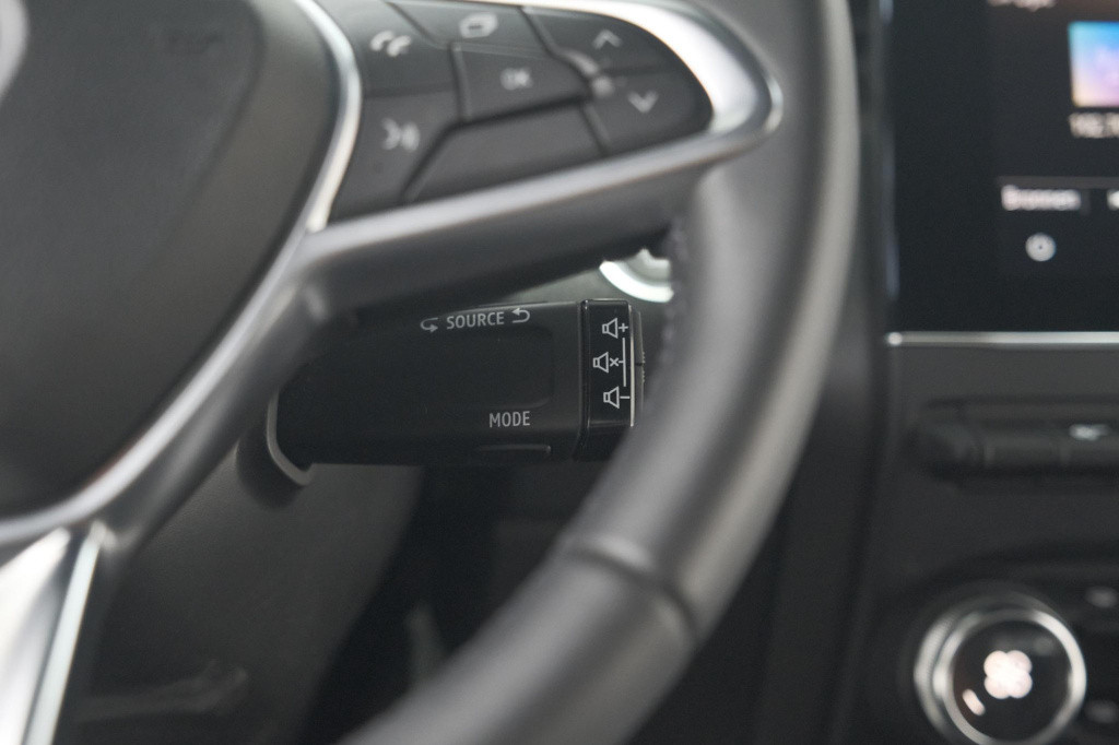 Renault Clio tce 90 techno | camera | 9.3 inch scherm | apple carplay | par