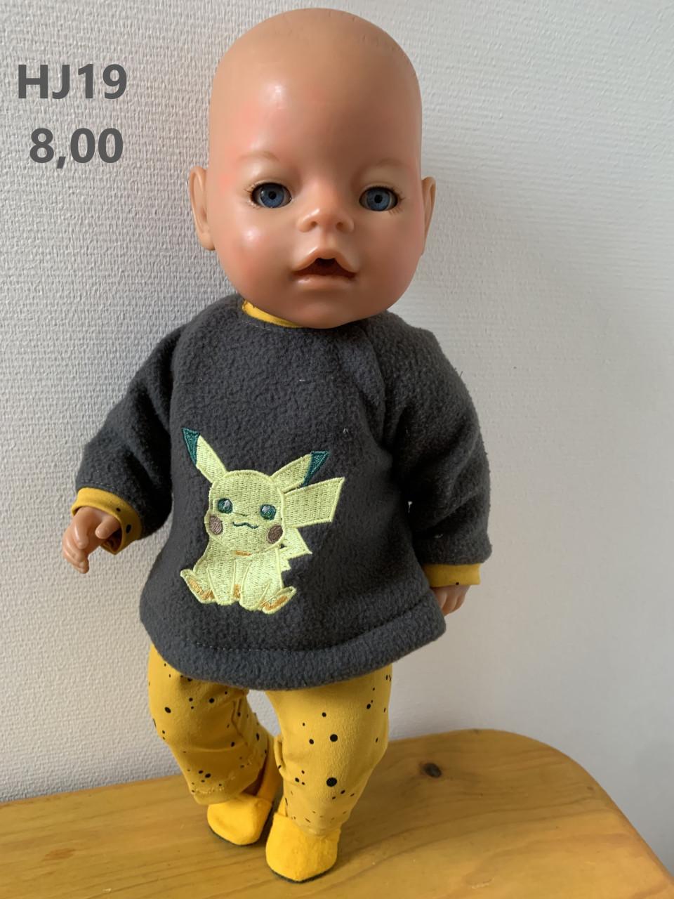 Poppenkleertjes baby born. Set. Opbrengst KiKa.