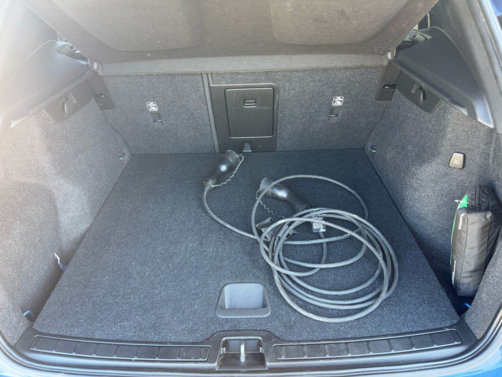 Volvo XC40 1.5 t4 recharge r-design