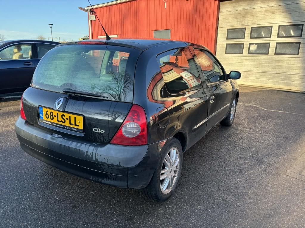 Renault Clio 1.6-16v initiale