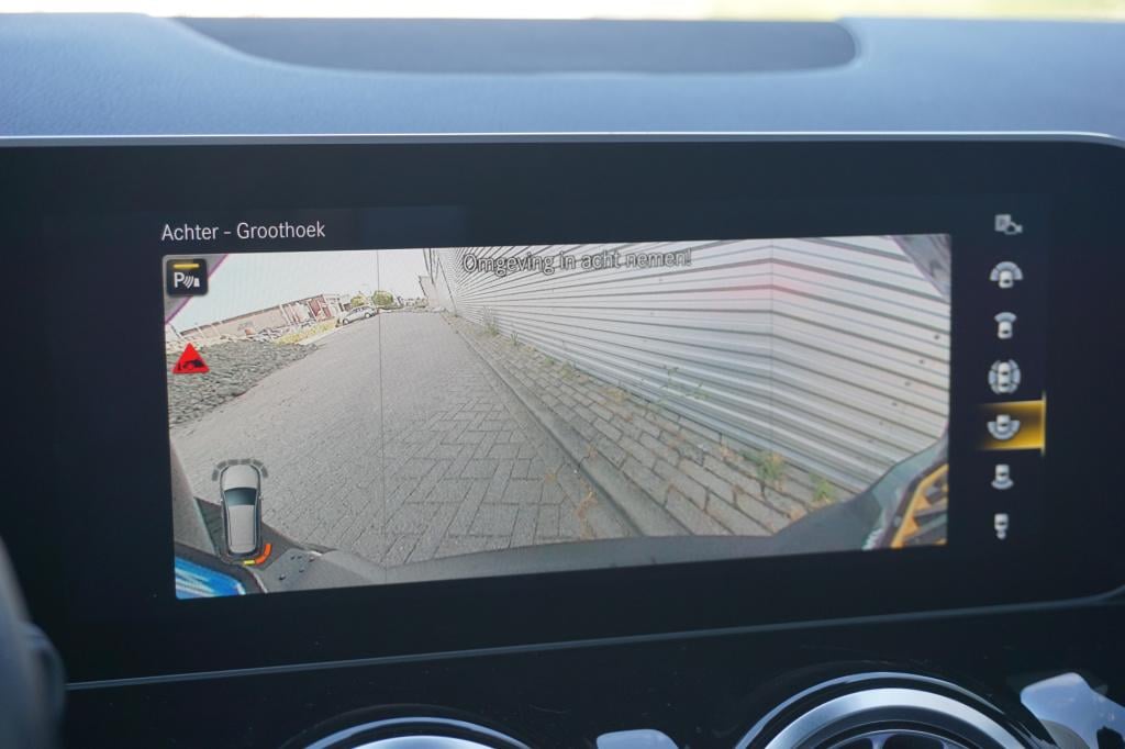 Mercedes-Benz B-Klasse 220 launch edition premium plus climate / navi / pan