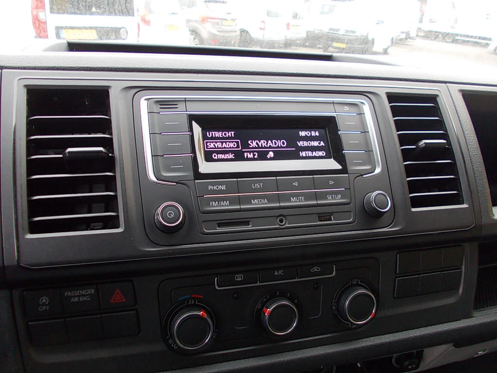 Volkswagen Transporter 2.0 tdi l2/h1 airco 9-persoons personenbus