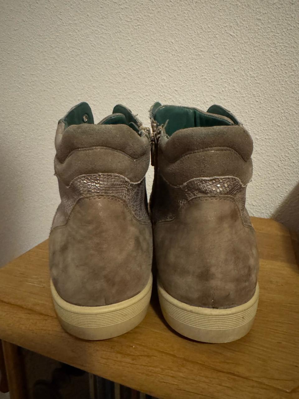 Comfortabele hoge damesschoenen van Durea, maat 43 h