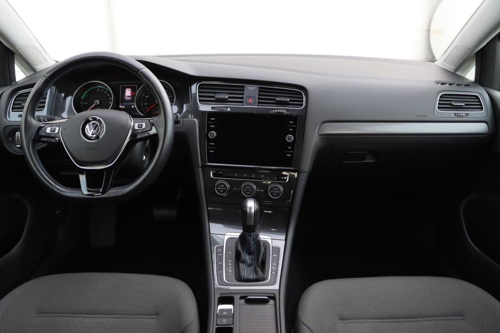 Volkswagen E-golf e-edition | soh 94,3% | navigatie | parkeersensoren | dri