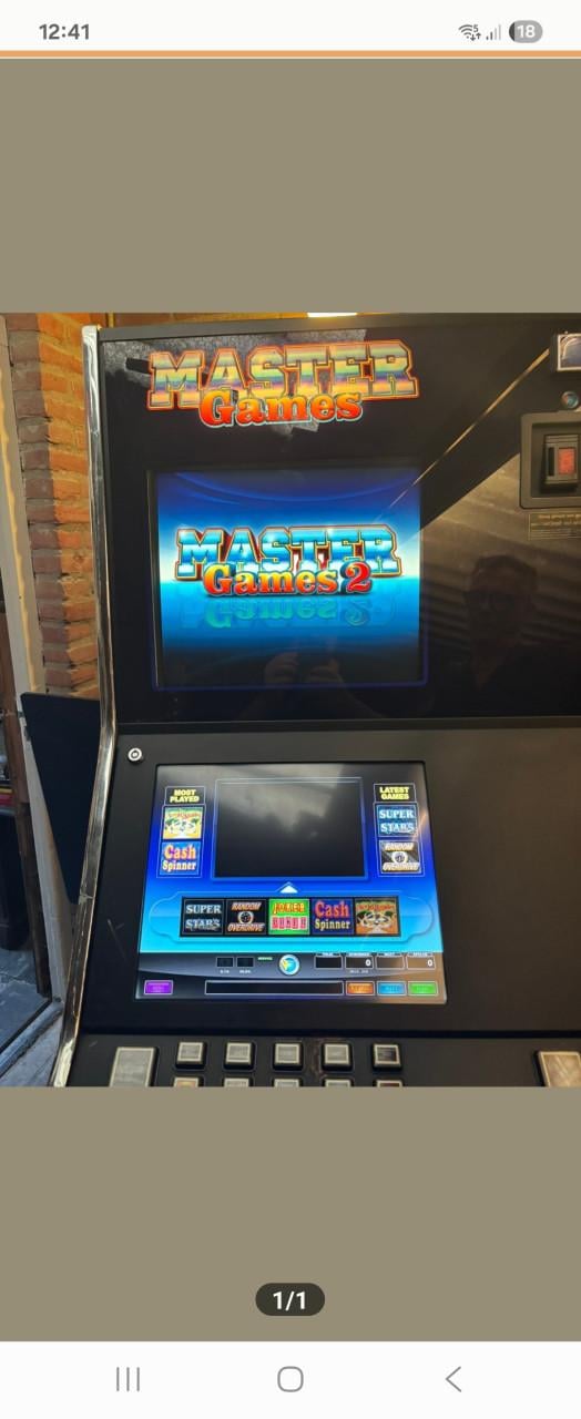 Mooie nette digitale gokkast +barkruk