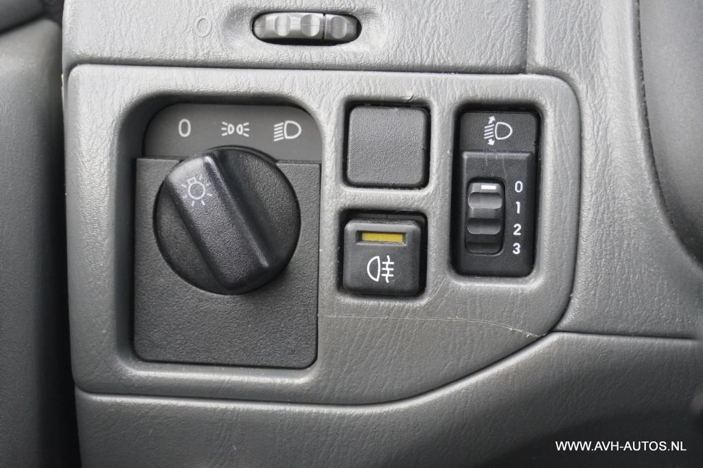 Opel Agila 1.2-16v comfort