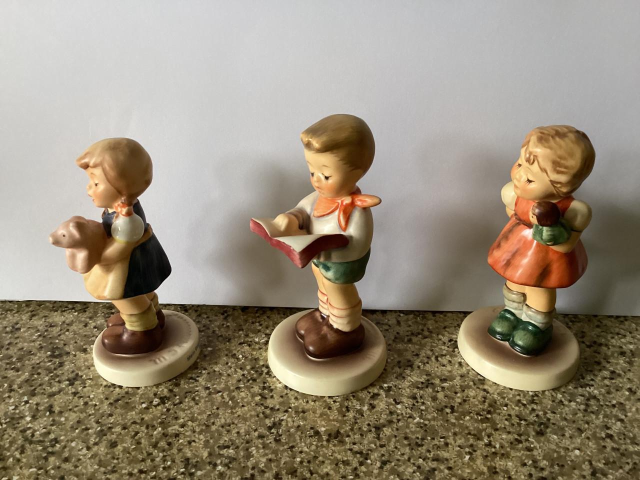 3 Hummeltjes.    Goebel.      Alle 3 helemaal gaaf.   17,50 euro per stuk.