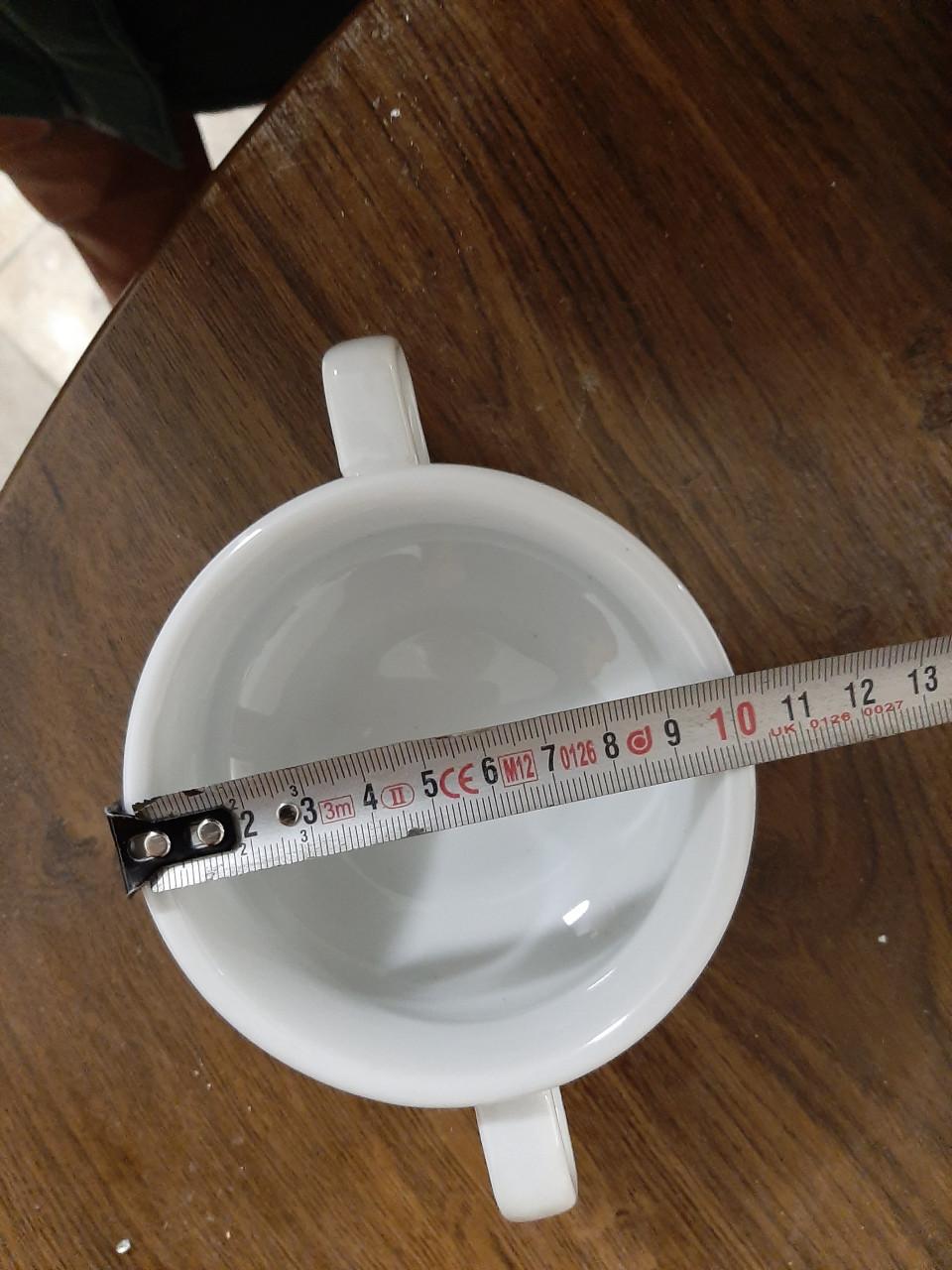 Soepkommen, dessert schaaltjes,  en schoteltjes