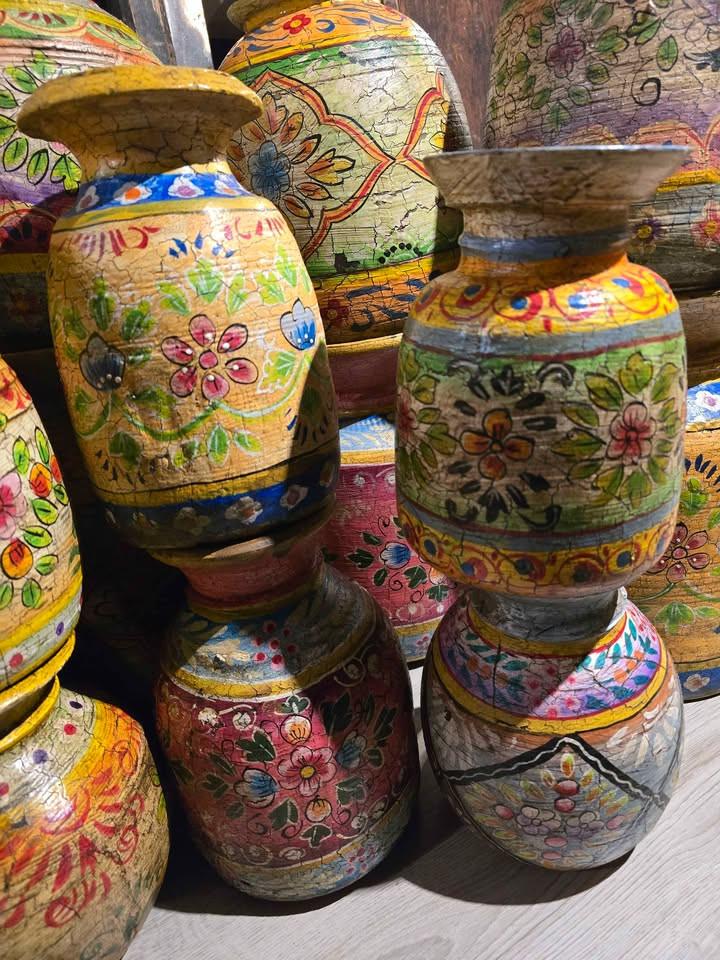 SCHITTERENDE BESCHILDERDE NEPALESE POTTEN ELKE POT ANDERS PRIJS V.A €69,-