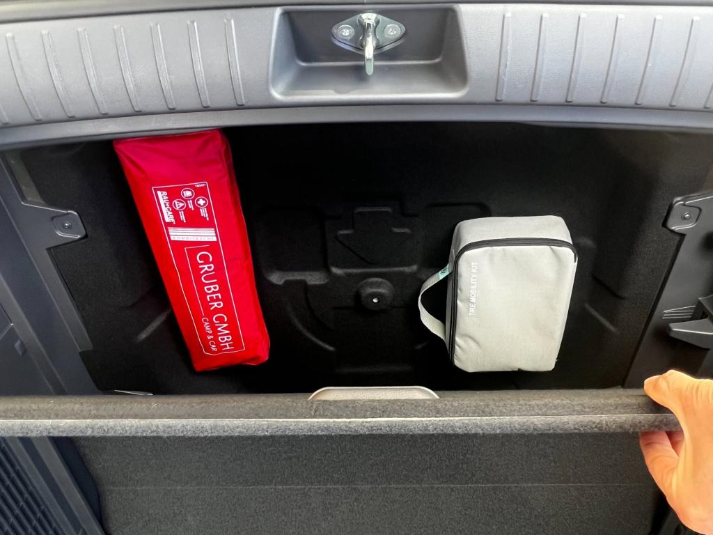 Hyundai Kona 1.6 gdi hev comfort smart, camera, carplay enz.. nieuwstaat!!
