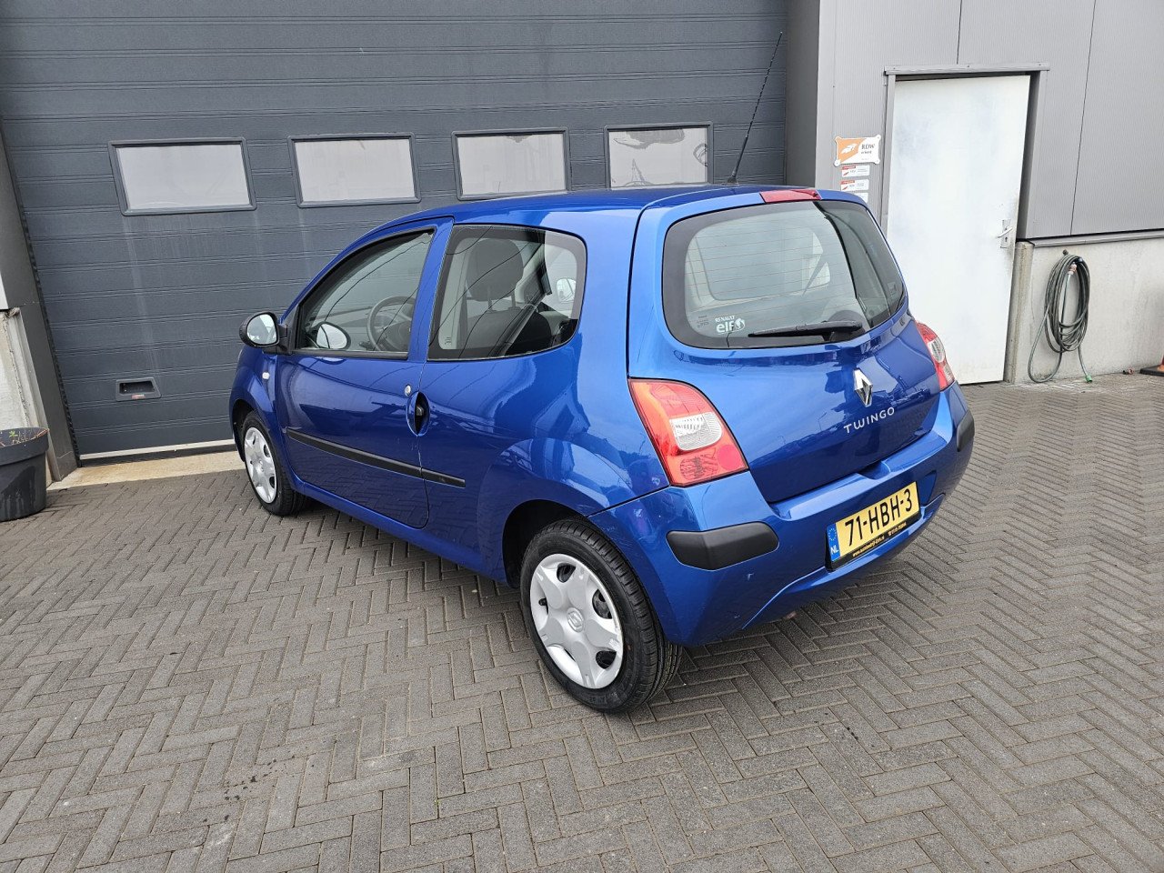 TE KOOP RENAULT TWINGO 1.2 16V AUTHENTIQUE