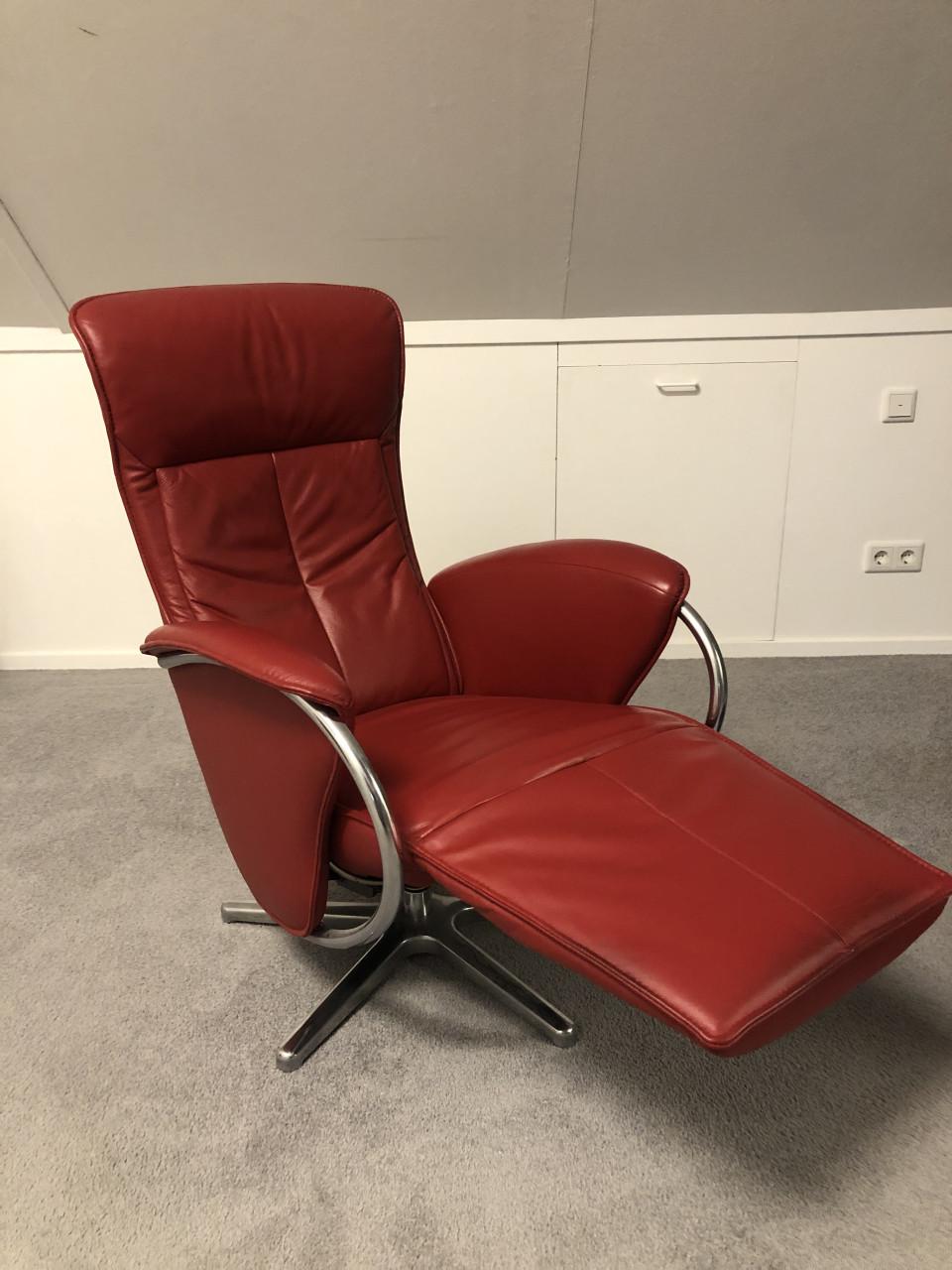 Rode leren fauteuil, TMC goede kwaliteit
