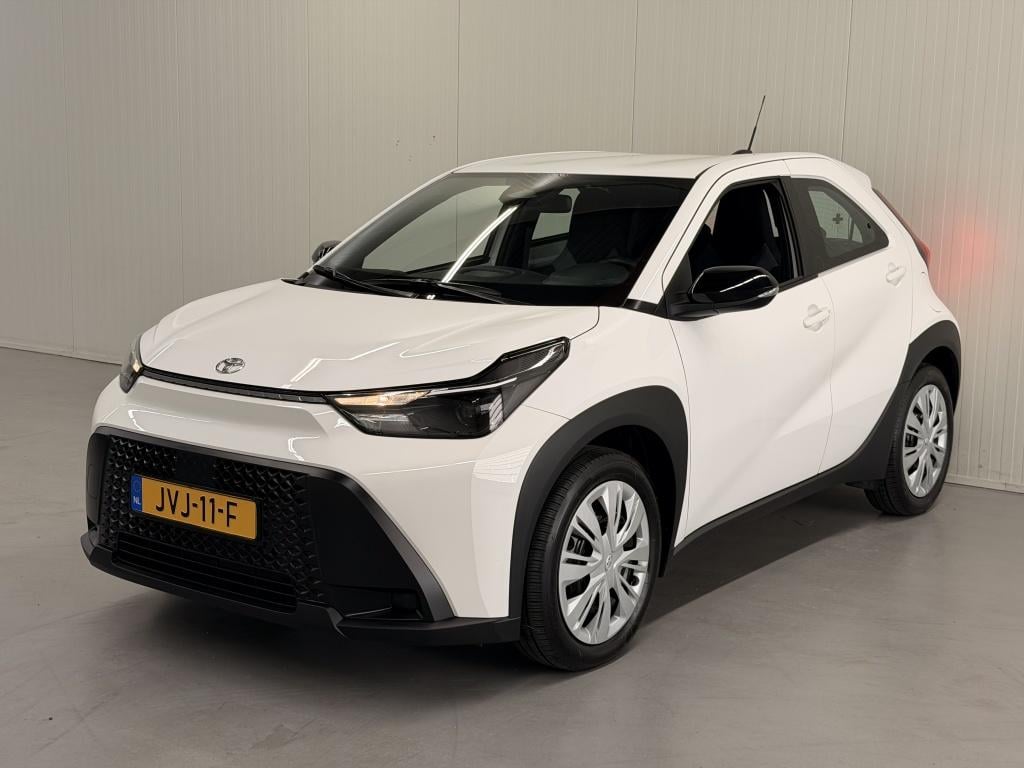 Toyota Aygo X hybrid 115 play