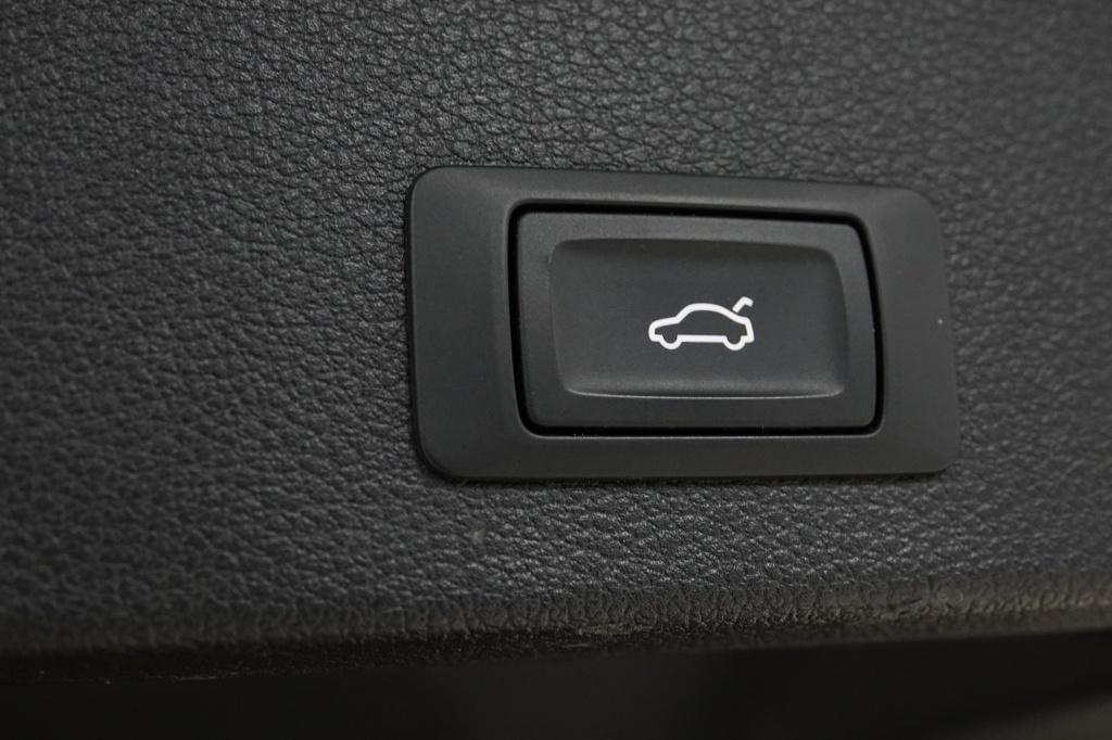 Audi Q2 1.4 tfsi | s-line | pdc | leder |