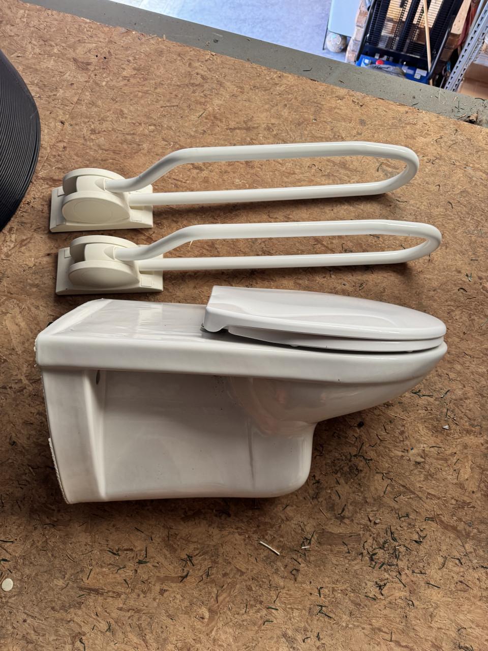 O.a. minder validetoilet met toiletbeugels