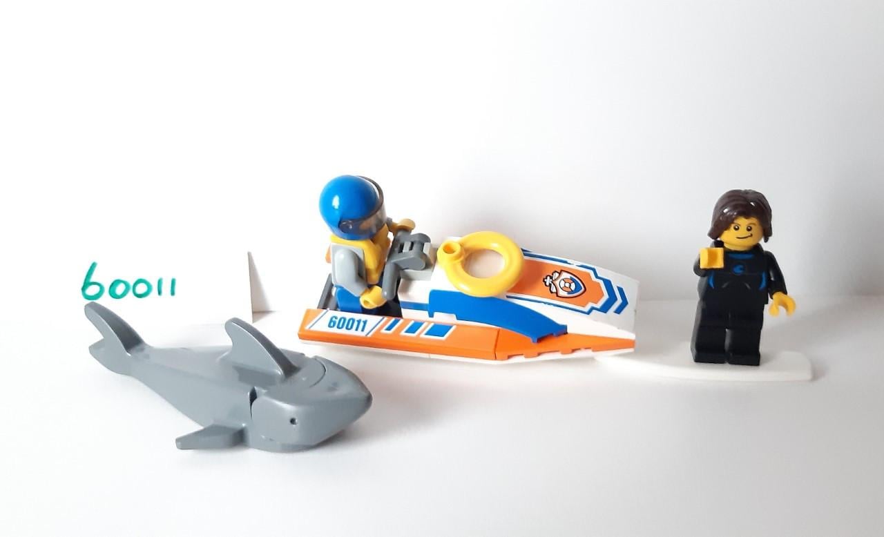 Lego 60011: surfer redding
