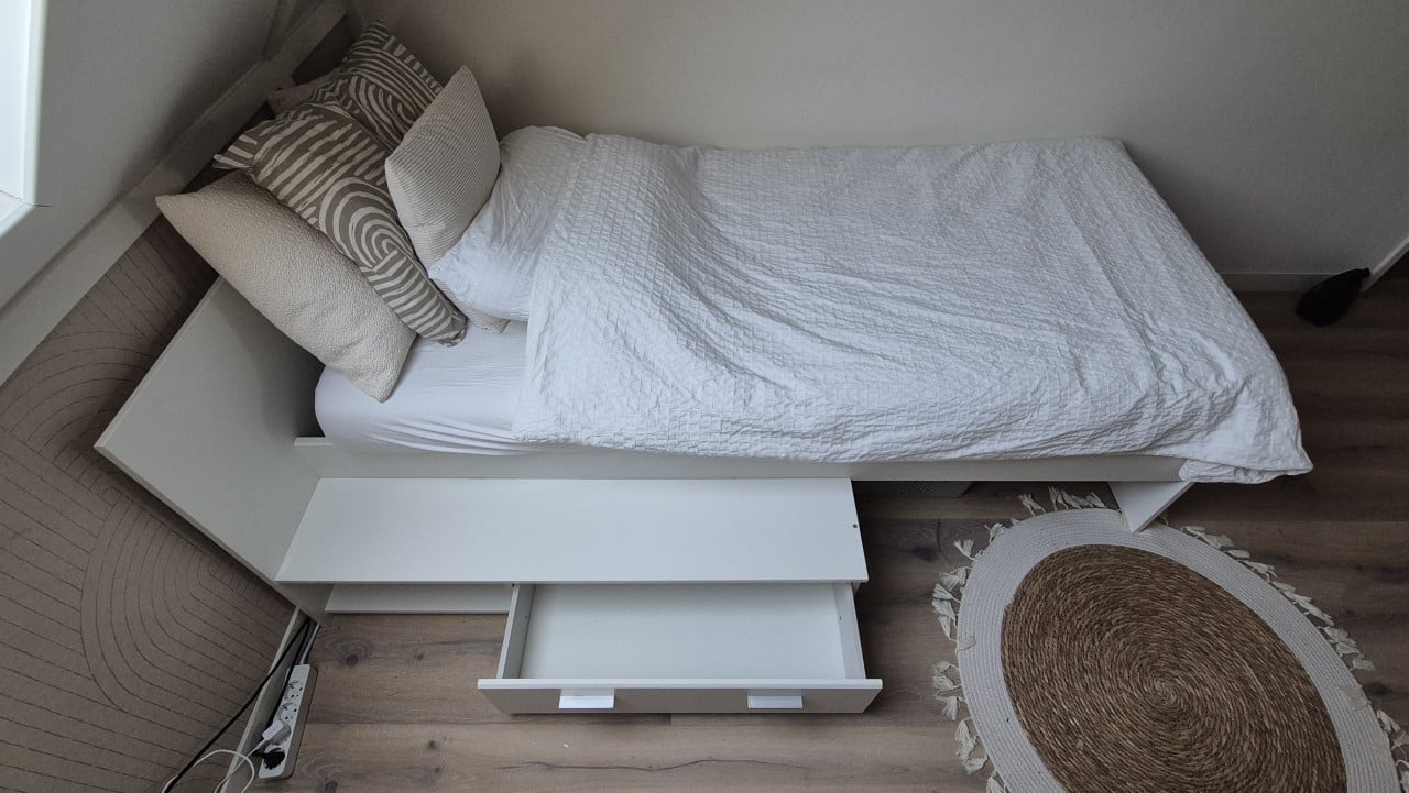 Bed 1-persoons met ladeblok