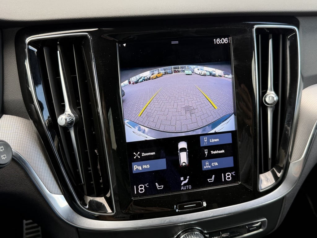 Volvo V60 t6 340pk recharge r-design| adap.cruise| trekhaak| camera| h&k s
