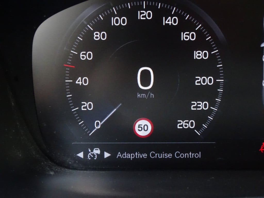 Volvo XC90 2.0 t8 twin engine awd momentum 7-pers | pano