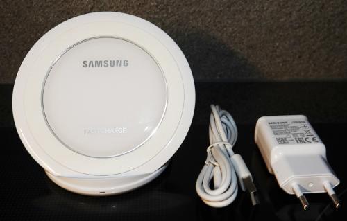 Samsung wireless fastcharge oplaadstandaard incl. netadapter