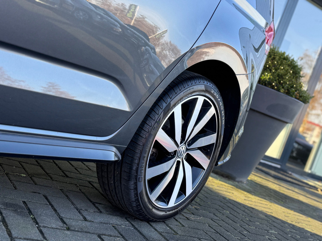 Volkswagen Touran 1.5 tsi highline business r 7p * navigatie * camera * car
