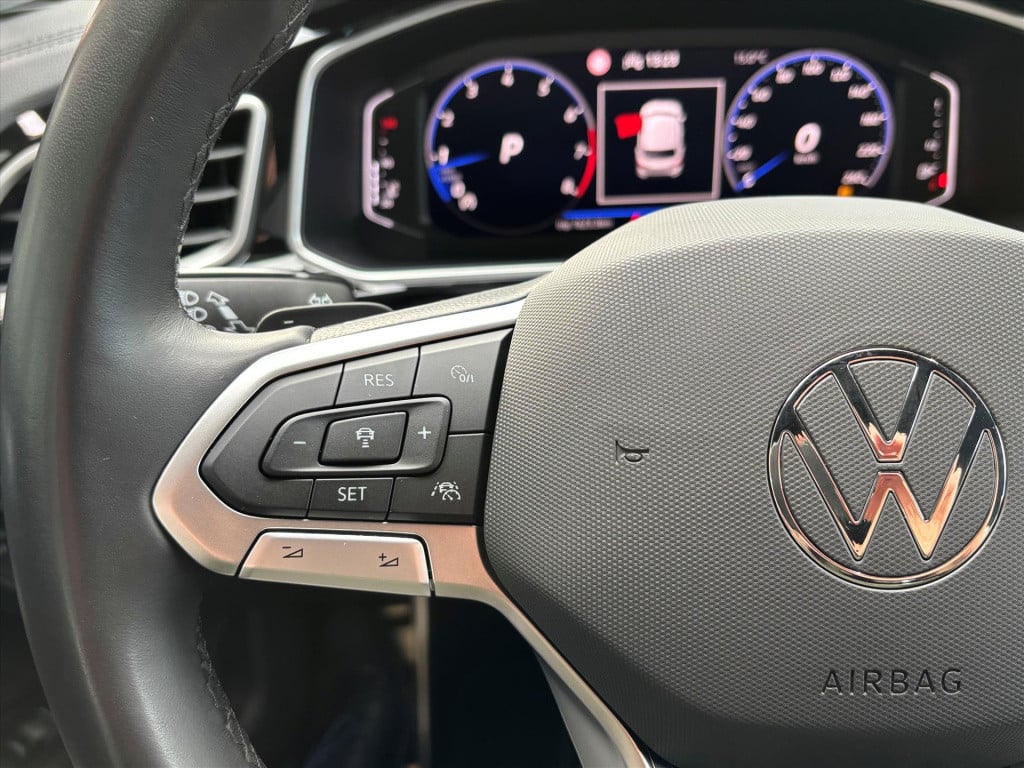 Volkswagen T-roc 1.5 tsi 150pk 7-dsg r-line|dode hoek|carplay| elek klep| r