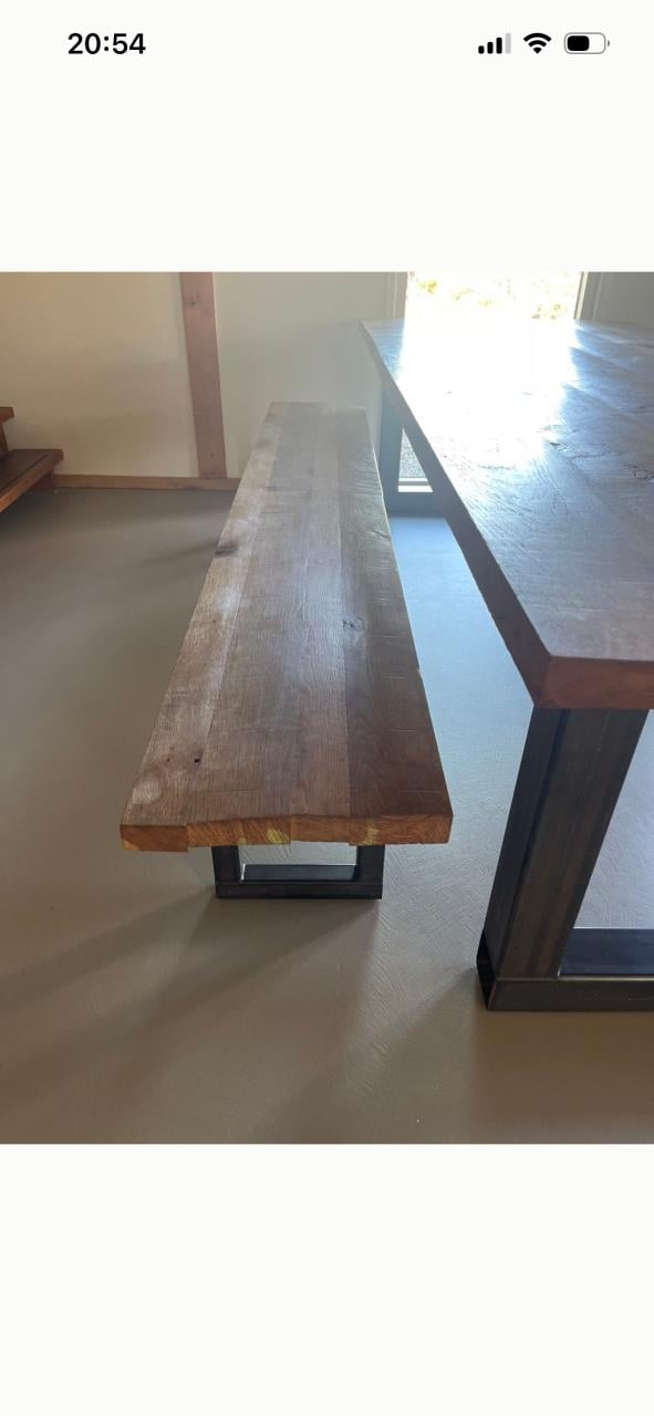 Massief eiken houten eettafel met bijpassende bank