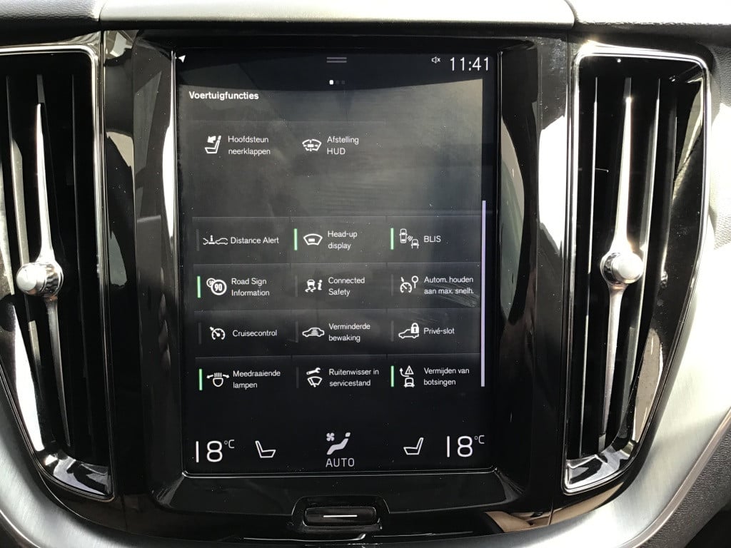 Volvo XC60 t8 390pk recharge mo.pro leder/luchtvering/h.k. audio/360 camera